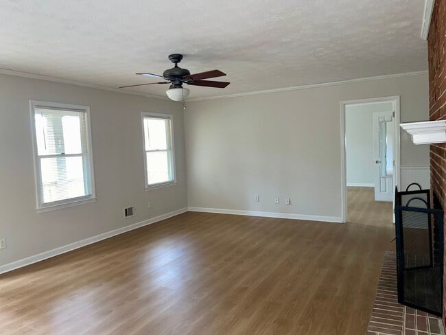 Photo - Spacious Updated 3 Bed/2 Bath Situated on a Private Lot!