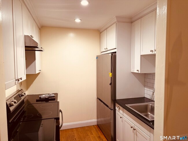 Building Photo - 11 Belltown Rd Unit 1