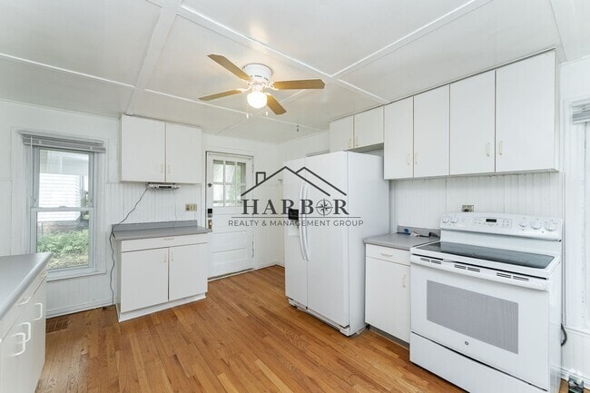 Building Photo - 225 10th St NW Rental