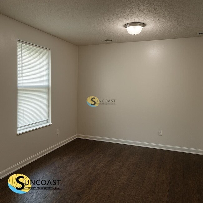 Photo - 481 Nitram Ave