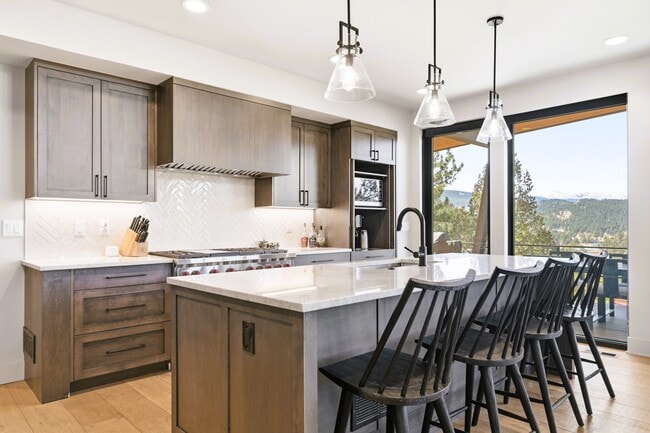 Photo - 4475 Forest Trail