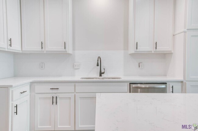 Photo - 8065 Lockhart Rd