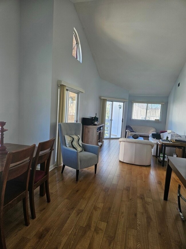 Photo - 1068 Courtland Dr Unit 1068