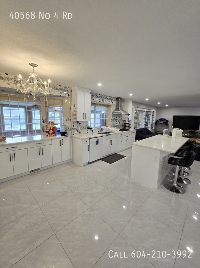 Photo - Spacious Country Living in Abbotsford