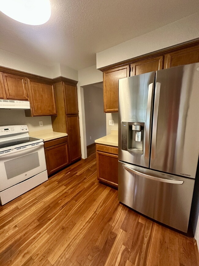 Photo - Don't Miss out on this 2 Bed +Loft Townhome in Northpark Available August 14th, 2026! Unidad D