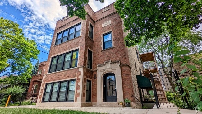 Building Photo - 4011 N Avers Ave Rental