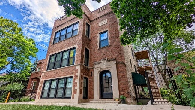 Photo - 4011 N Avers Ave Casa