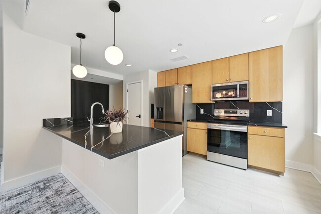 Photo - Upgraded Downtown Condo