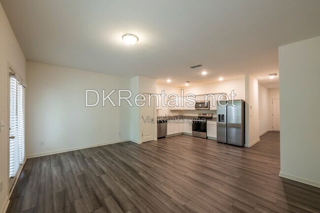 1651 Vernon Blvd