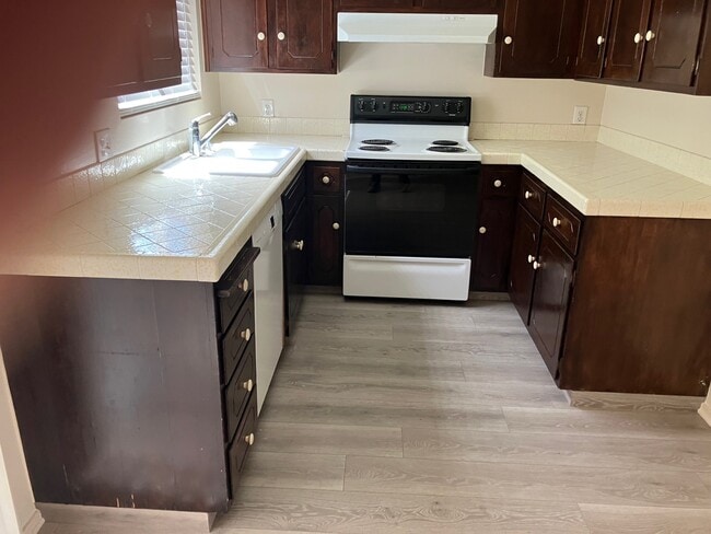 Kitchen - 2514 14th Ave Unit D