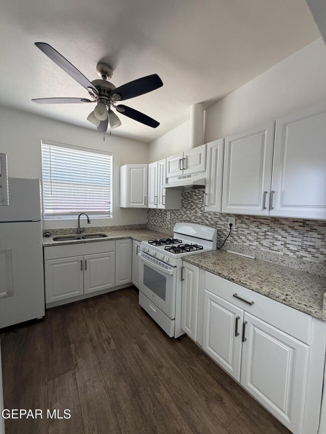 Photo - 2221 Bassett Ave