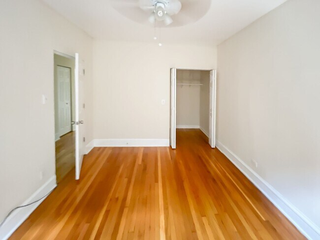 Photo - 1603 W Berteau Ave Unidad 1