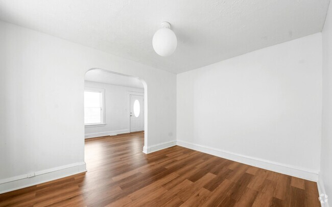 Building Photo - 2048 W 105th St Rental