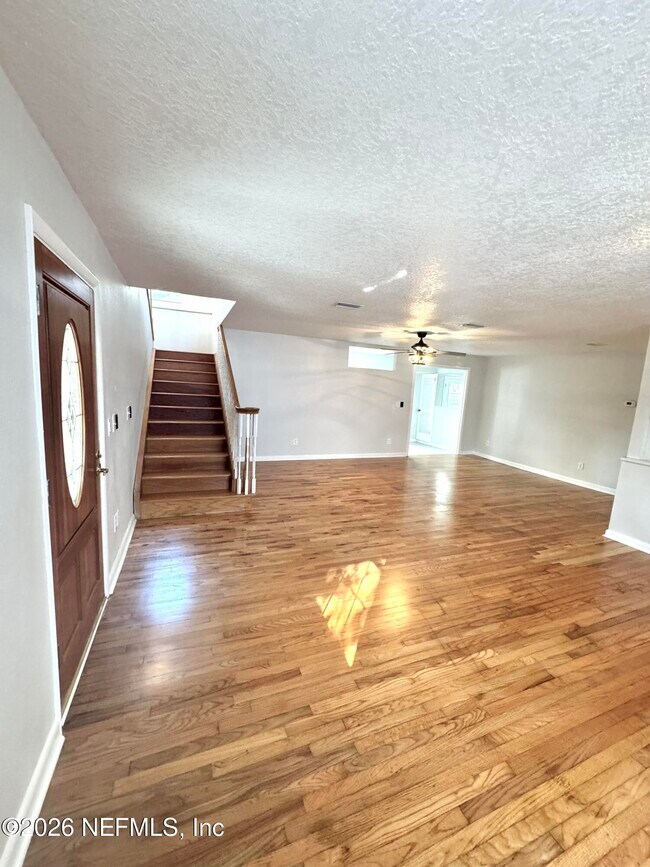 Photo - 385 Fifth St