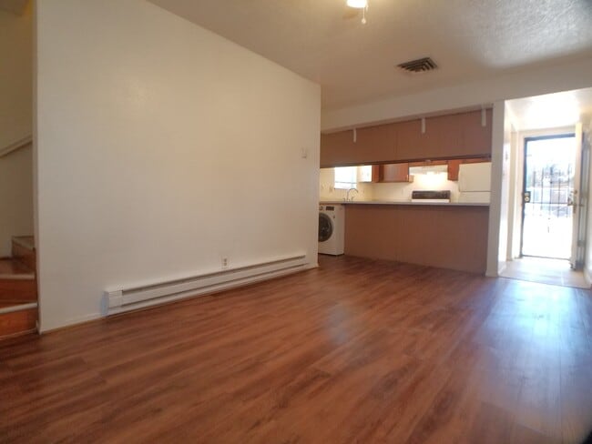 Building Photo - 1924 Lead Ave SE