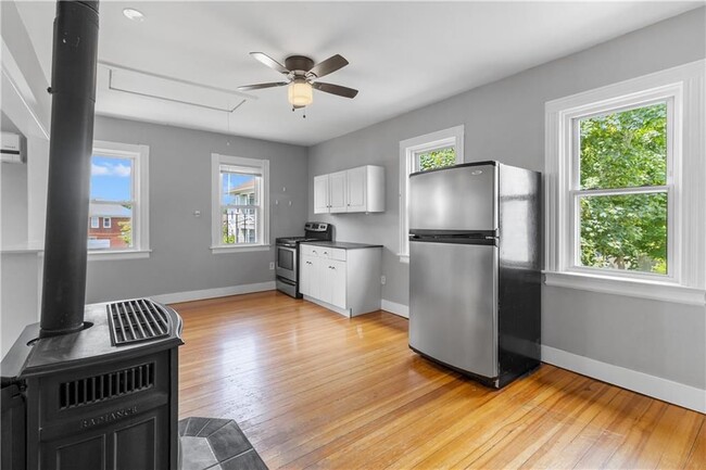 Photo - 291 Maple Ave