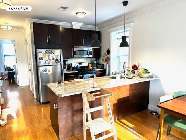 Photo - 254 Baltic St