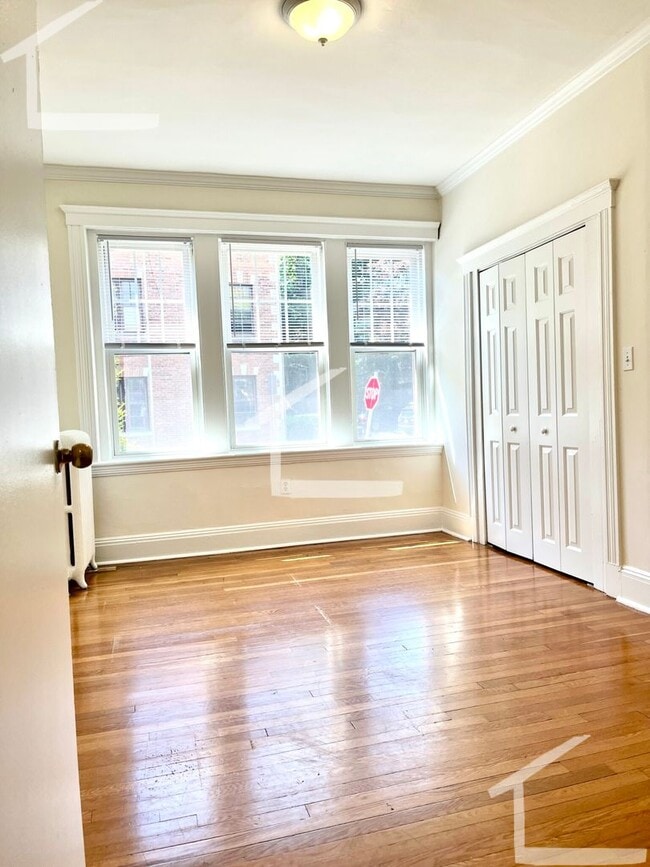 Photo - 8/1 - No Fee! Spacious, modern 2BR near Wash Sq, Cleveland Circle!