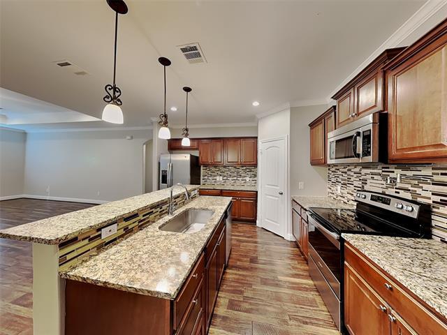 Photo - 1002 Woodcrest Dr