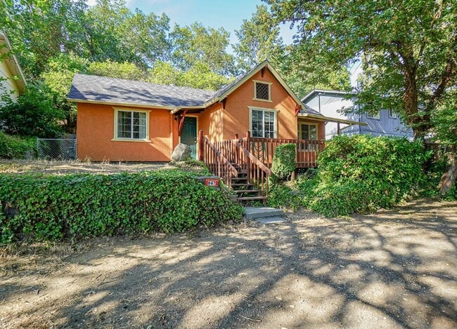 Photo - Cozy Cottage Style Home for Rent