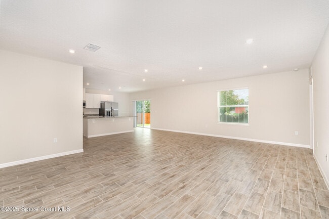 Photo - 5705 Graham St