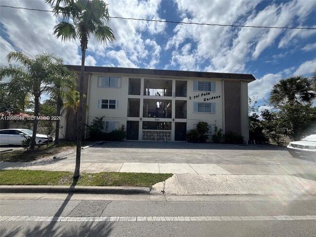 Building Photo - 348 S Federal Hwy Unit 24