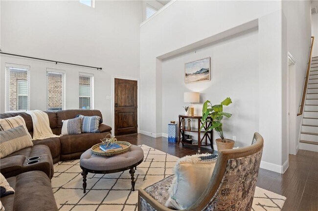 Photo - 2214 S Lakeline Blvd