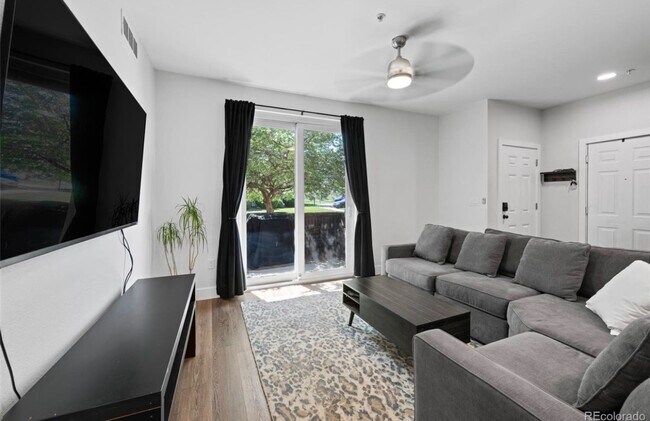 Photo - Bright 1 Bed Condo with Fitness Center & Prime Superior Location