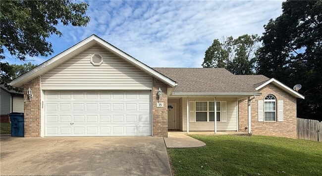 Building Photo - 15 Pennine Ln