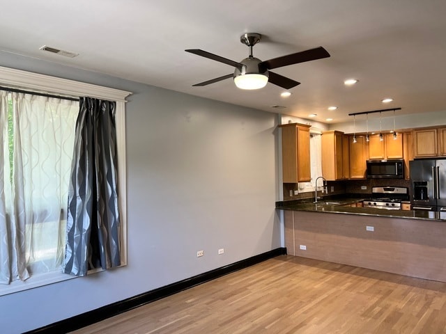 Photo - 2135 W Adams St Unit 02
