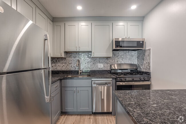 2BR, 1BA