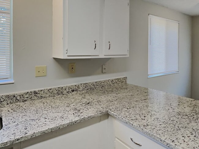 Photo - 7390 Isherwood Rd