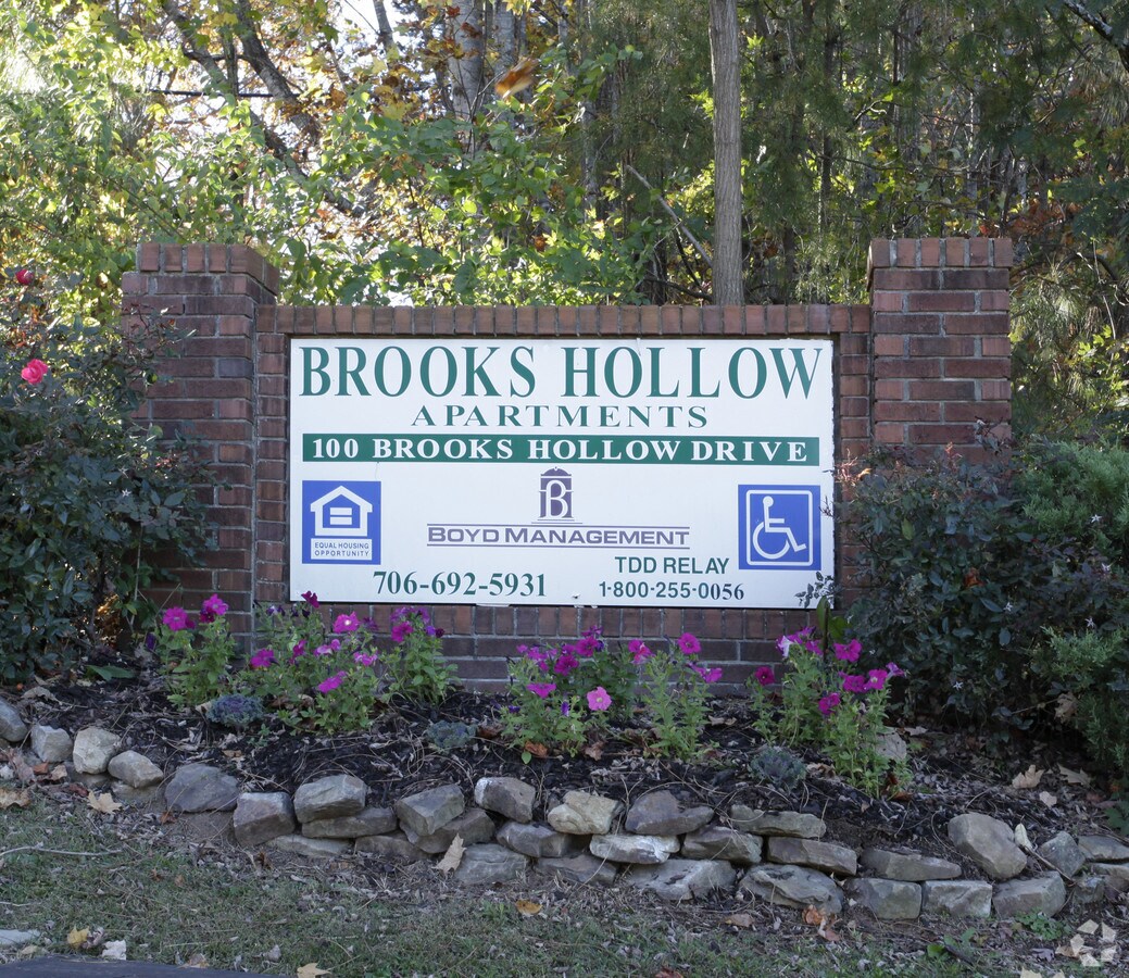 Photo - Brooks Hollow Apartments