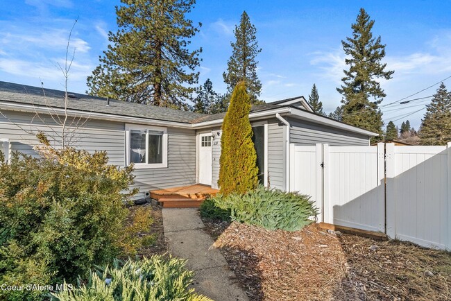 Building Photo - 1637-1639 E Hastings Ave Unit 1639