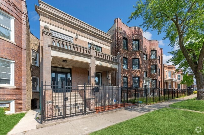 Building Photo - 6227 S Langley Ave Unit 2 Rental