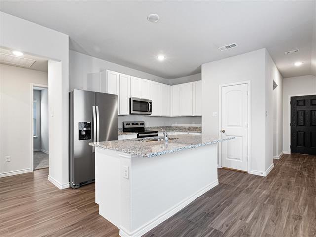 Photo - 1604 Luke St