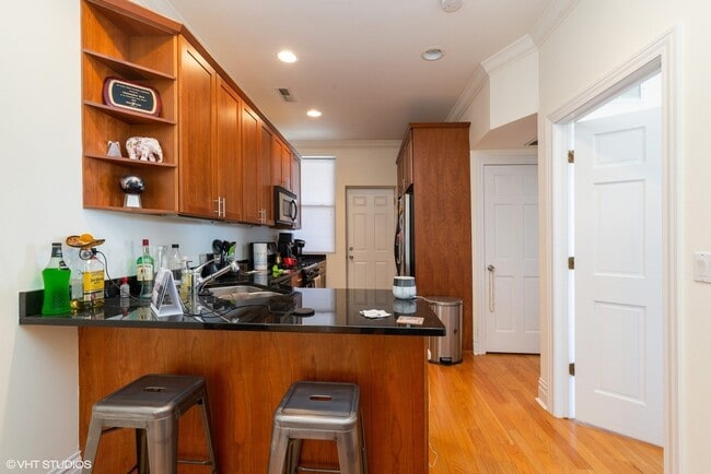 Photo - 5340 N Winthrop Ave Unit 2s