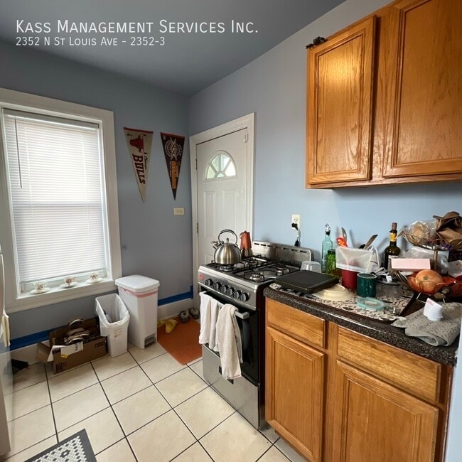 Photo - 2352 N St Louis Ave Unit 2352-3
