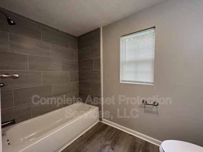 Photo - 3333 Wisconsin St