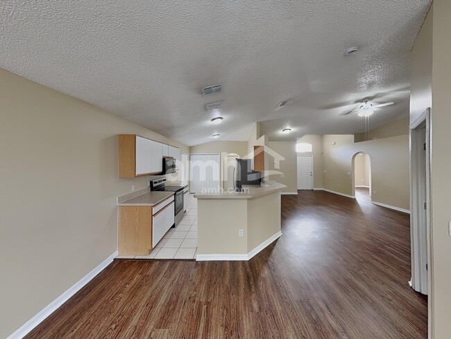 Photo - 11323 Camus Ln