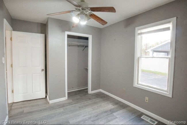 Photo - 743 Hollister St