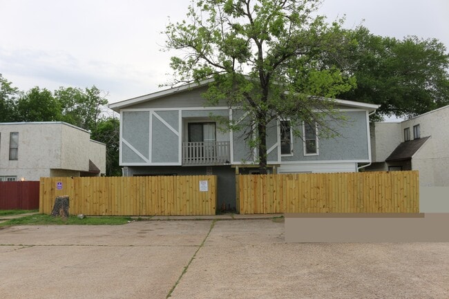 1802 Potomac Pl Unit C