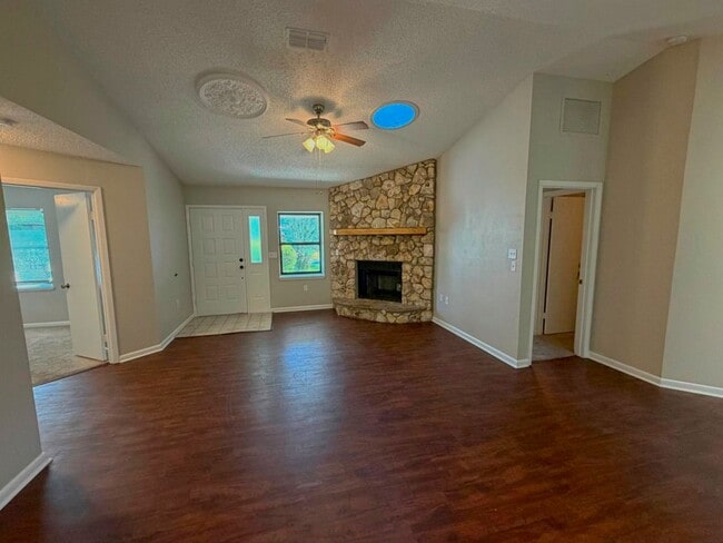 Photo - 38 Berkshire Ln