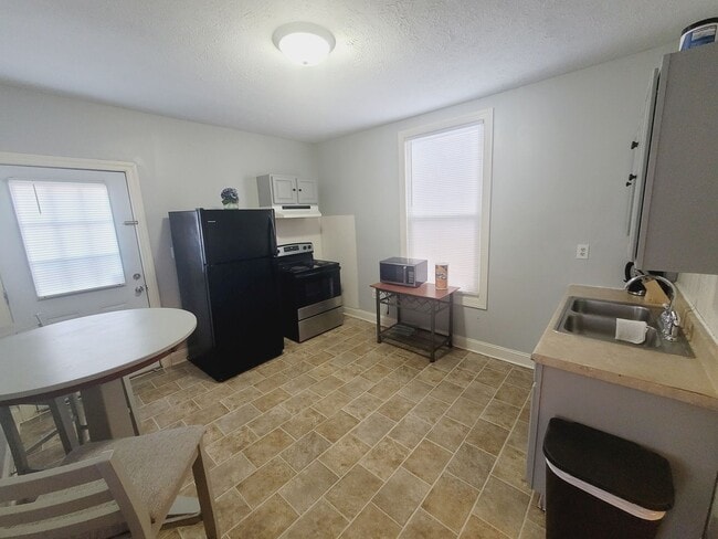 Photo - 1000 Taylor St Unit 1