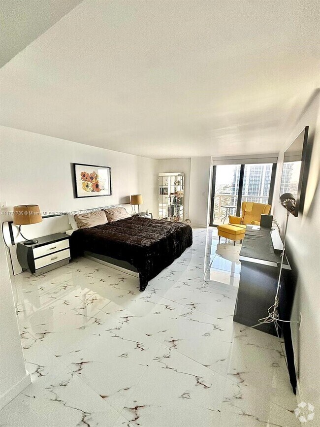 Building Photo - 6423 Collins Ave Unit 1709 Rental