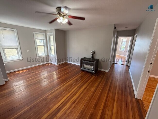 Photo - 318 Broadway Unidad 2