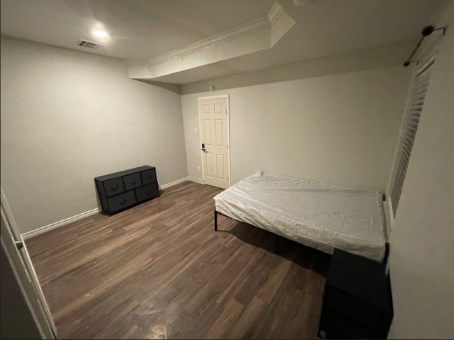 Photo - 3401 Little John Dr