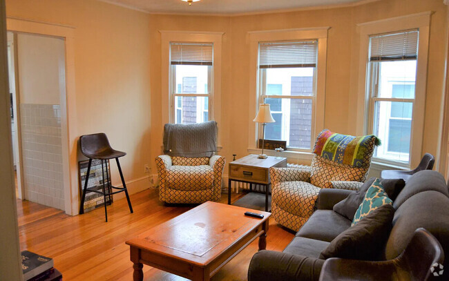 Building Photo - 440 Washington St Unit 3 Rental