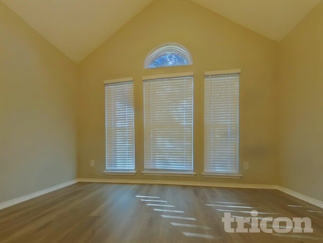 Photo - 8450 Muirwood Trail