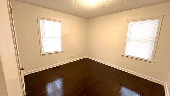 Photo - 2215 45th Ave NE